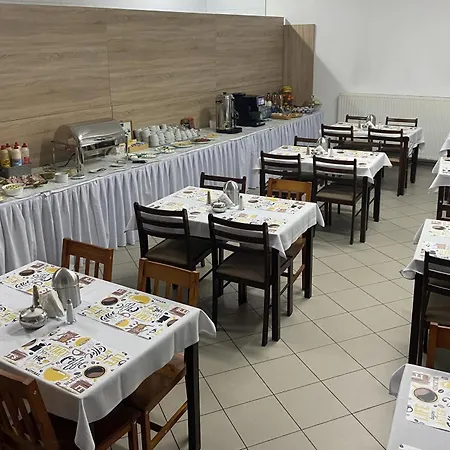 Patra 3* Варшава