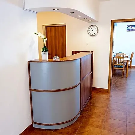 Bed & Breakfast Patra 3*