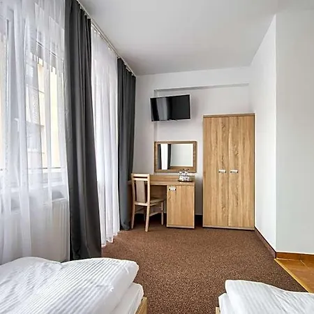 Patra 3* Varšava